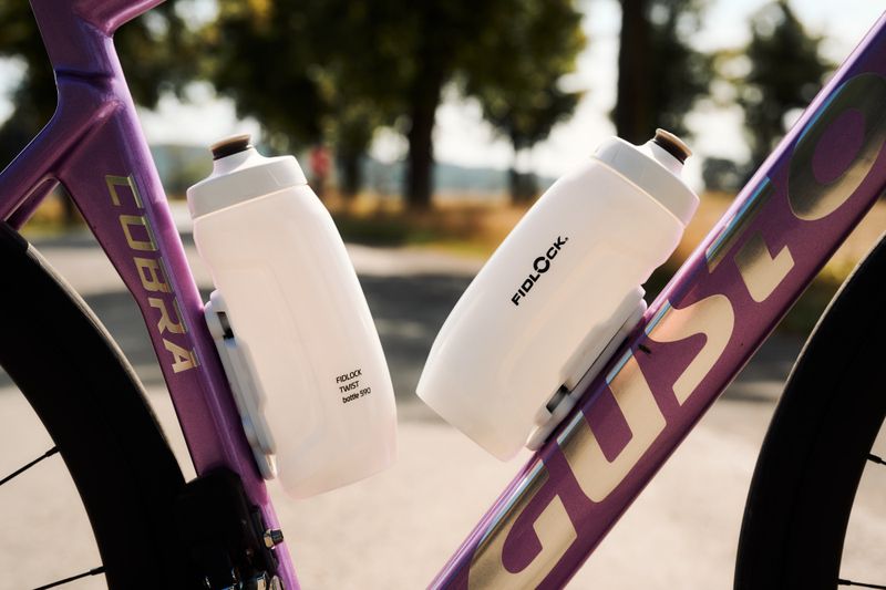 Fidlock TWIST Drikkeflaske 590ml + Sykkelbase POLAR WHITE EDITION