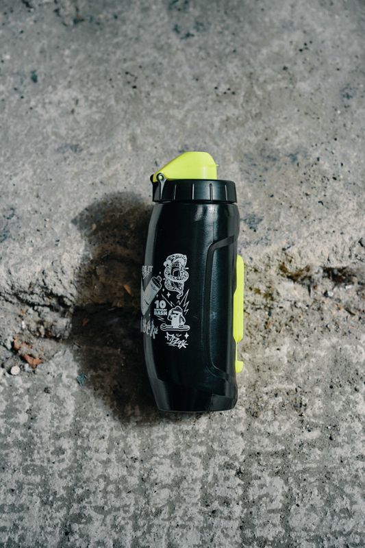 Fidlock TWIST Drikkeflaske 590ml + Sykkelbase 10 ÅRS JUBILEMUSFLASKE