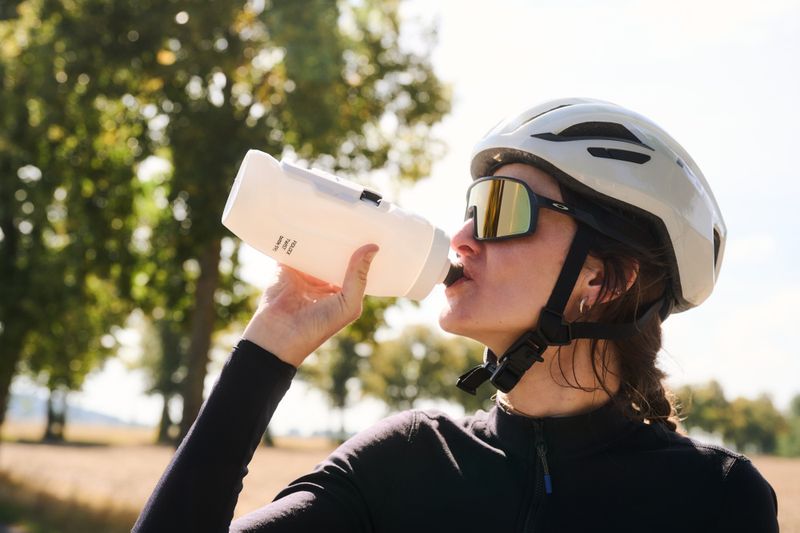 Fidlock TWIST Drikkeflaske 590ml + Sykkelbase POLAR WHITE EDITION